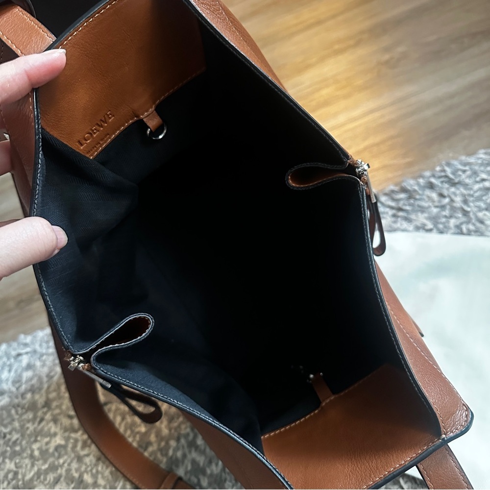 Authentic Loewe's iconic Hammock shoulder bag - Picture 7 of 16